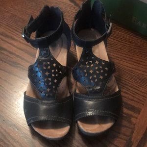 Earth origins black Hermia Sandal 8.5